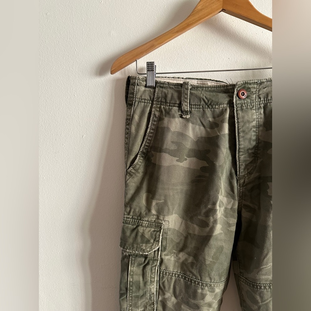 HOLLISTER Green Camouflage Cargo Pant SIZE 33X32 Pockets Baggy Classic Camo Belt - Picture 5 of 9